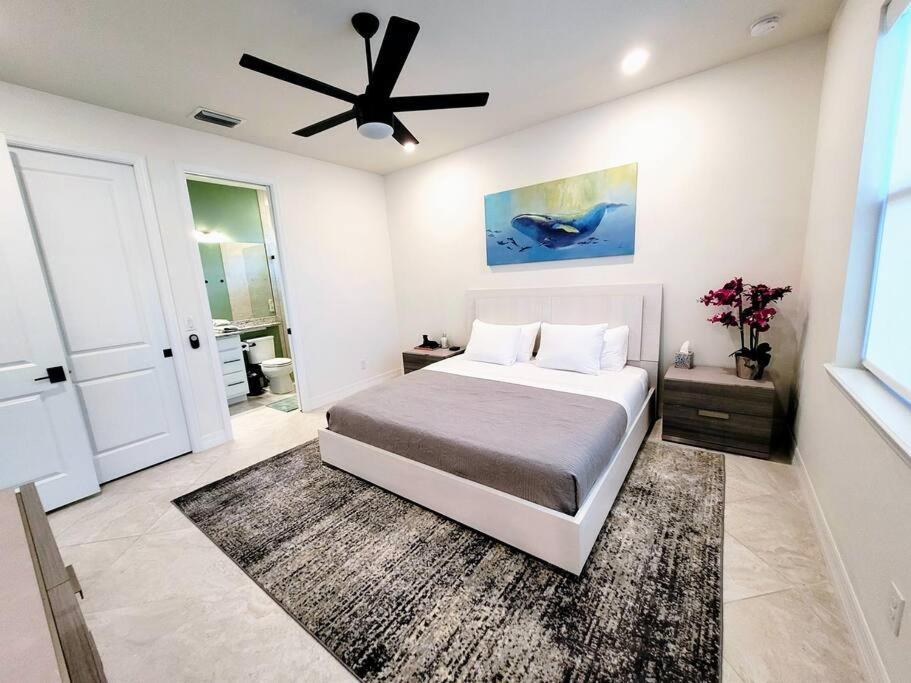 Blue Door Retreat - Luxury Pool Home - Sleeps 8 Cape Coral Exterior foto